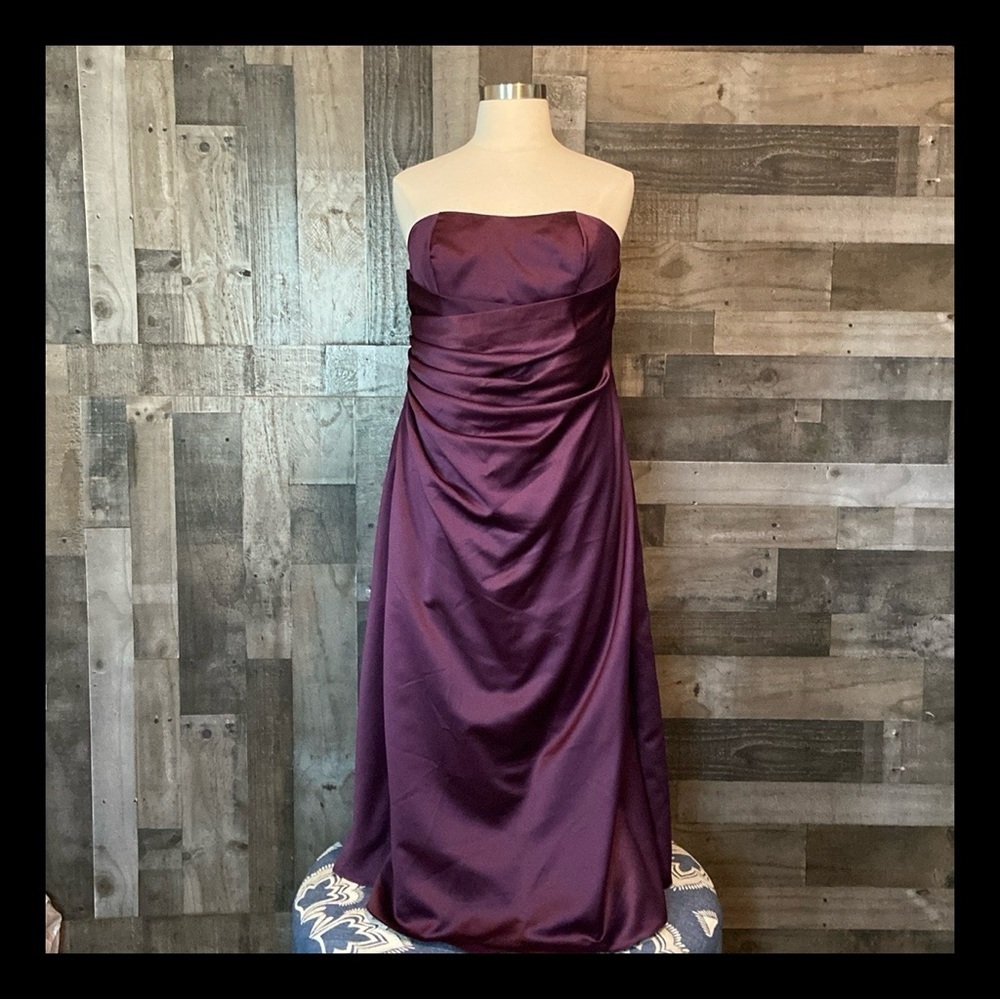 Alfred Angelo strapless maxi dress size 18 purple formal event cocktail party